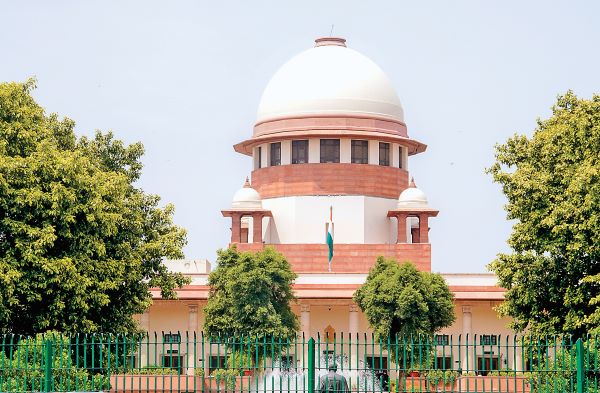 छात्रों का आचरण नियंत्रित करने का बीसीआई के पास अधिकार नहीं : उच्चतम न्यायालय ने नालसार विवाद पर कहा