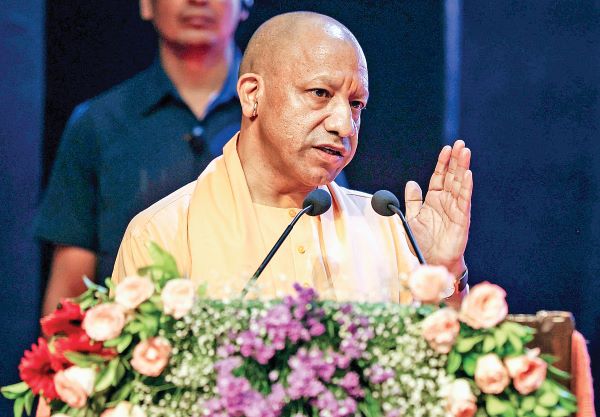  अपराधी कितना भी 'डीपफेक' का आवरण ओढ़ ले, उसे खोज निकालेंगे : मुख्यमंत्री आदित्यनाथ
