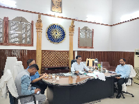 नीट-यूजी 2026 की तैयारियां तेज, डीएम ने केंद्राधीक्षकों संग समीक्षा बैठक की