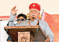 भागवत ने कहा 'जेन-जी' राष्ट्र विरोधी नहीं तो प्रदर्शनकारियों पर हमला क्यों: कांग्रेस, राकांपा़(शप)