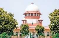 छात्रों का आचरण नियंत्रित करने का बीसीआई के पास अधिकार नहीं : उच्चतम न्यायालय ने नालसार विवाद पर कहा