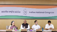 प्रधानमंत्री ने सीईसी पर दबाव डाला, नैतिकता के आधार पर इस्तीफा दें: खरगे