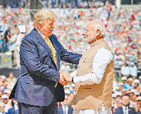 पीएम मोदी ने ट्रंप से फोन पर की बातचीत, द्विपक्षीय सहयोग की समीक्षा